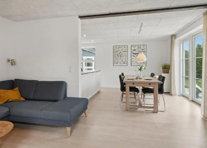 3 Bedroom Stunning In Samso Ballen (Samso)